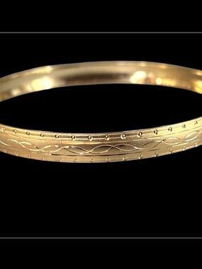 Gold Plated Etched Bangle Bracelet 7 inches